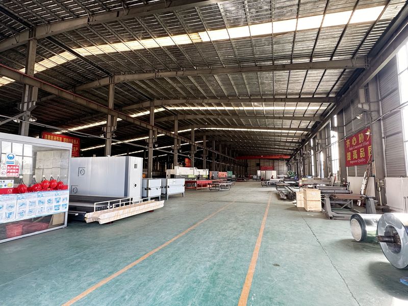 Zhejiang Huier Coating Environmental Protection Equipment Co., Ltd linea di produzione del fabbricante
