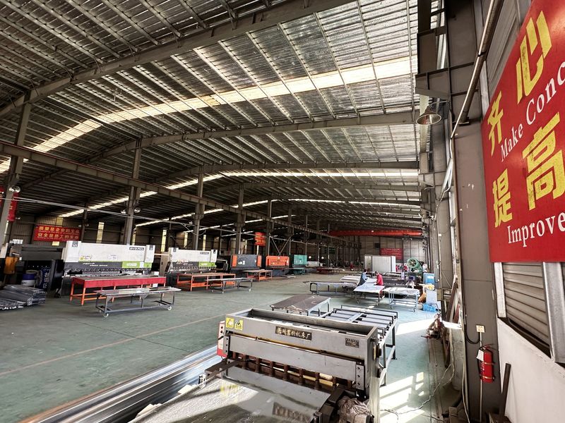 Zhejiang Huier Coating Environmental Protection Equipment Co., Ltd linea di produzione del fabbricante