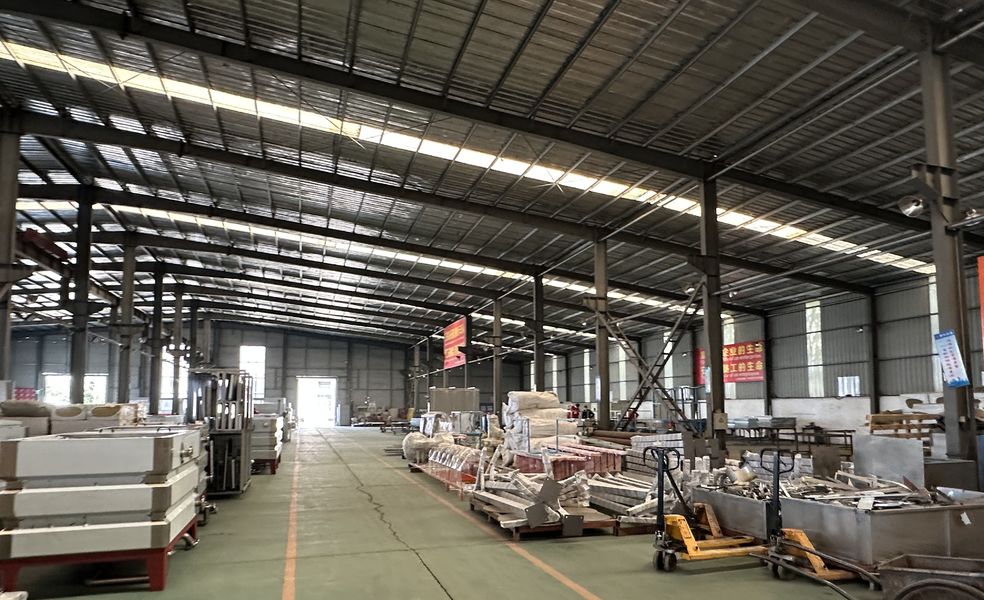 Zhejiang Huier Coating Environmental Protection Equipment Co., Ltd linea di produzione del fabbricante