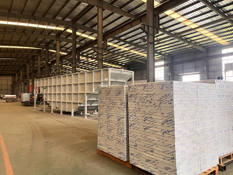 Zhejiang Huier Coating Environmental Protection Equipment Co., Ltd linea di produzione del fabbricante